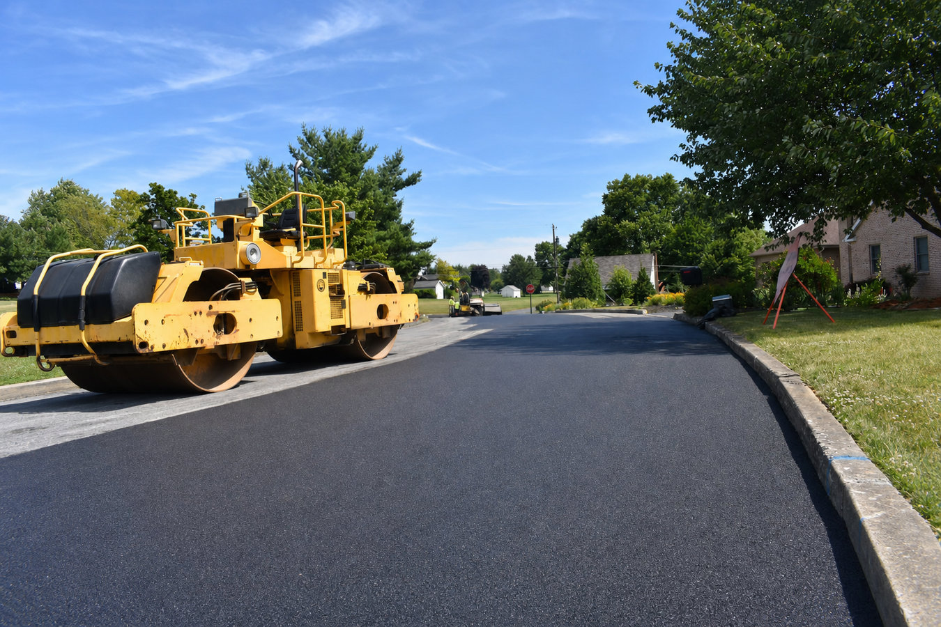 Asphalt paving contractor services in Pasadena, CA
