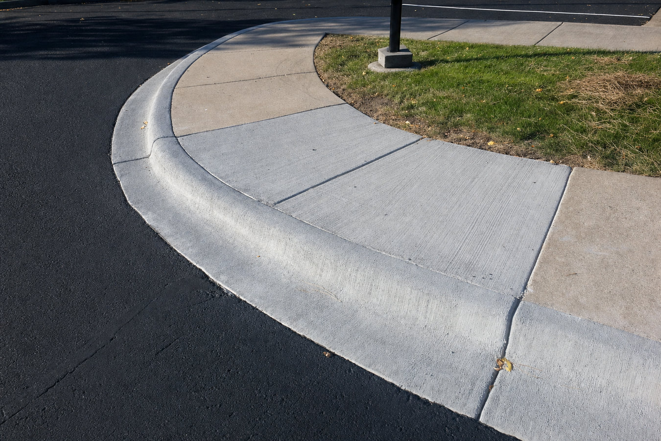 Concrete curbing and sidewalks in Pasadena, CA